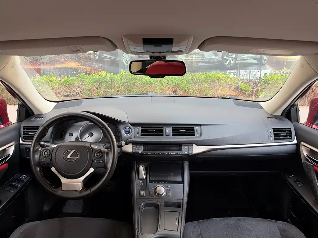 Lexus CT — миниатюра 13
