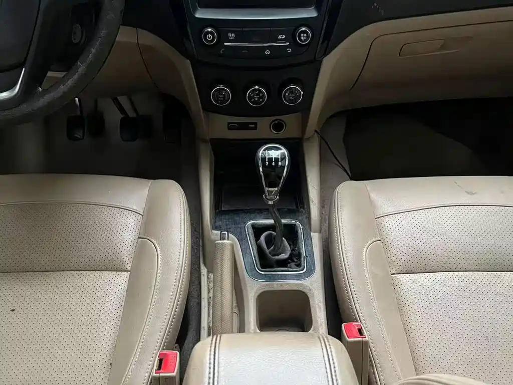 Wuling Hongguang — миниатюра 8