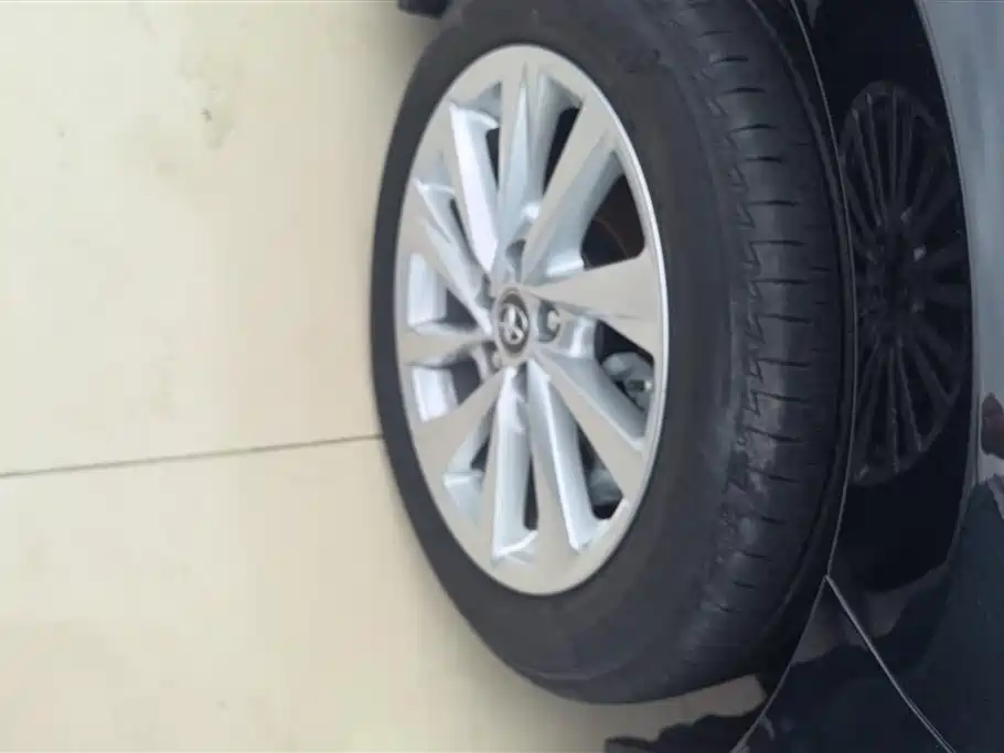 Toyota Camry 2023 2.0G Luxury