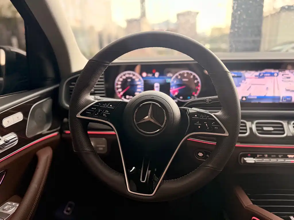 Mercedes-Benz GLE (Import) — миниатюра 20