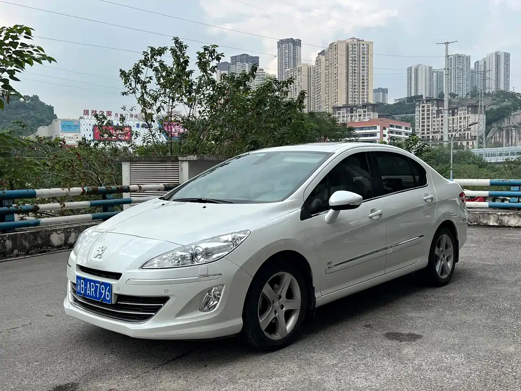 Peugeot 408