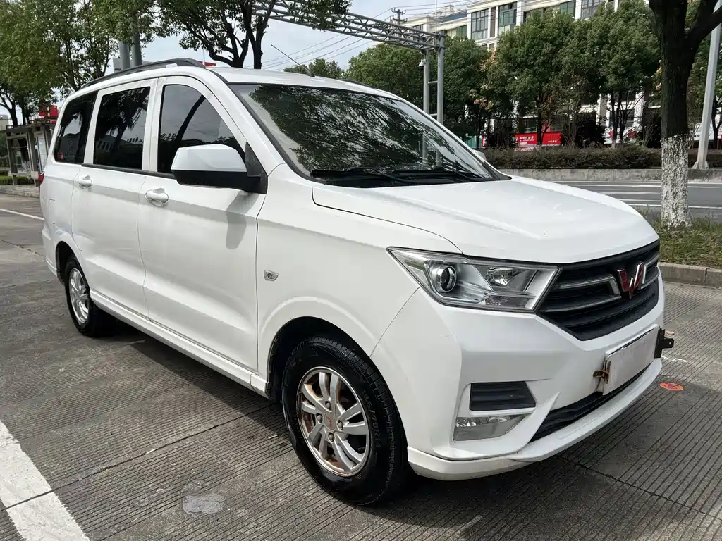 Wuling Hongguang — миниатюра 8