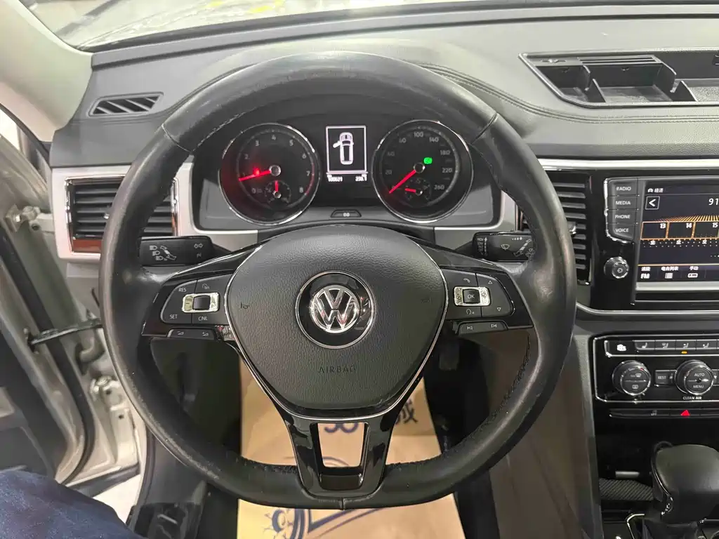 Volkswagen Teramont — миниатюра 8