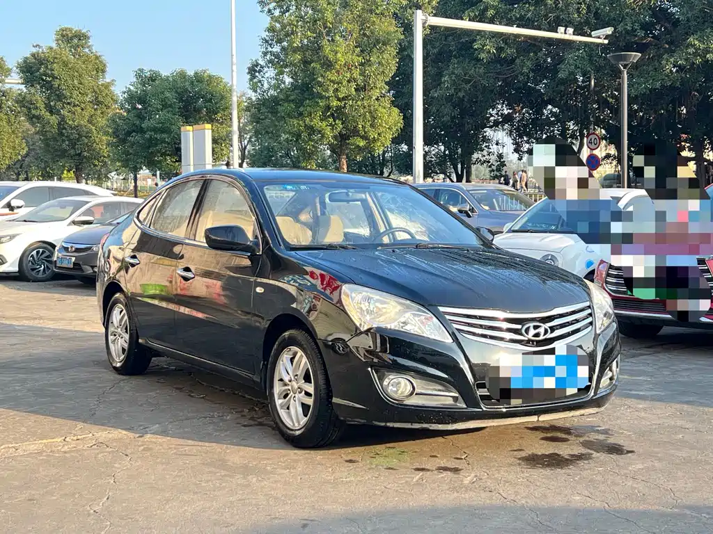 Hyundai Elantra — миниатюра 3