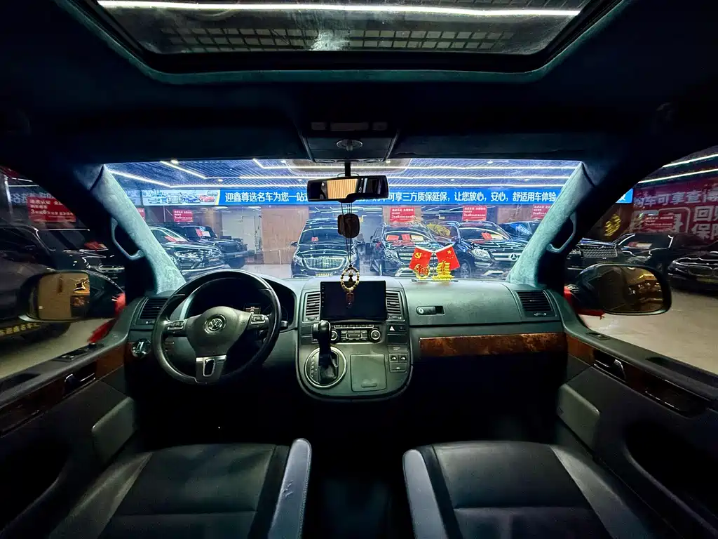 Volkswagen Multivan — миниатюра 11