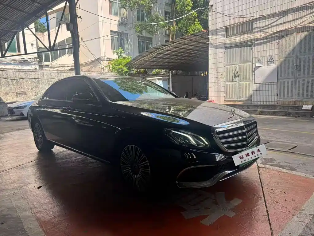 Mercedes-Benz E-Class — миниатюра 3