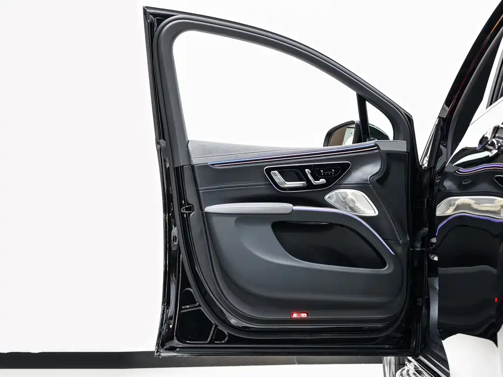 Mercedes-Benz EQS — миниатюра 10