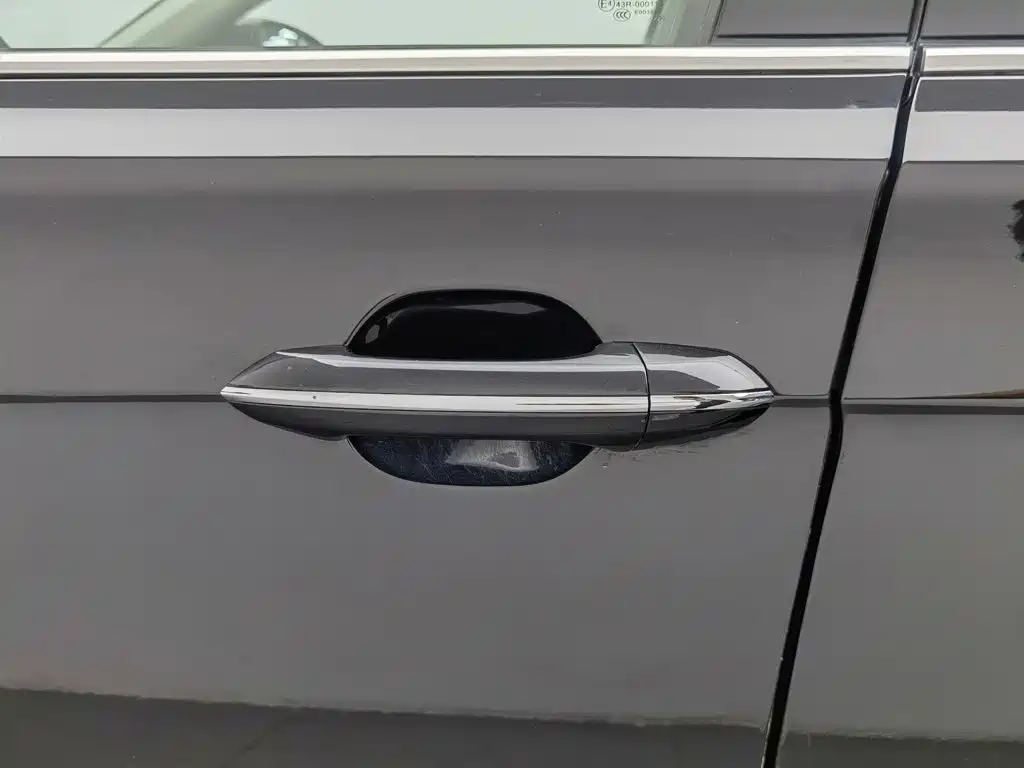 Volkswagen Passat PHEV — миниатюра 18