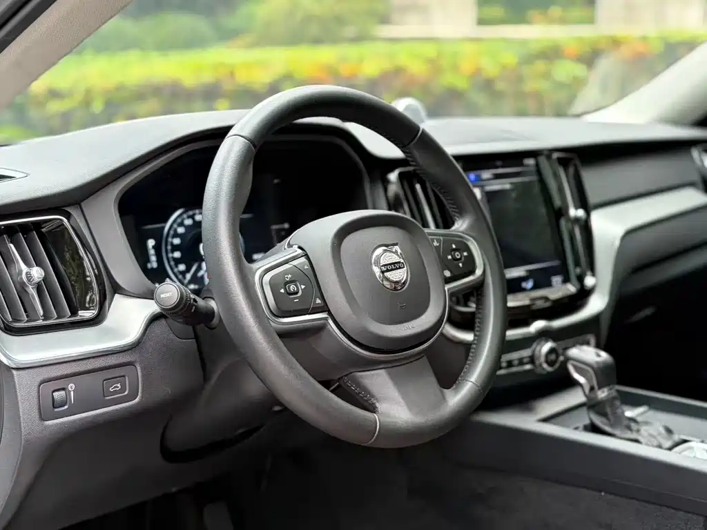 Volvo XC60 — миниатюра 12