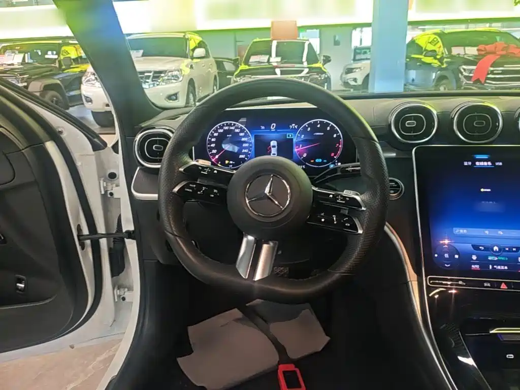 Mercedes-Benz C-Class — миниатюра 11