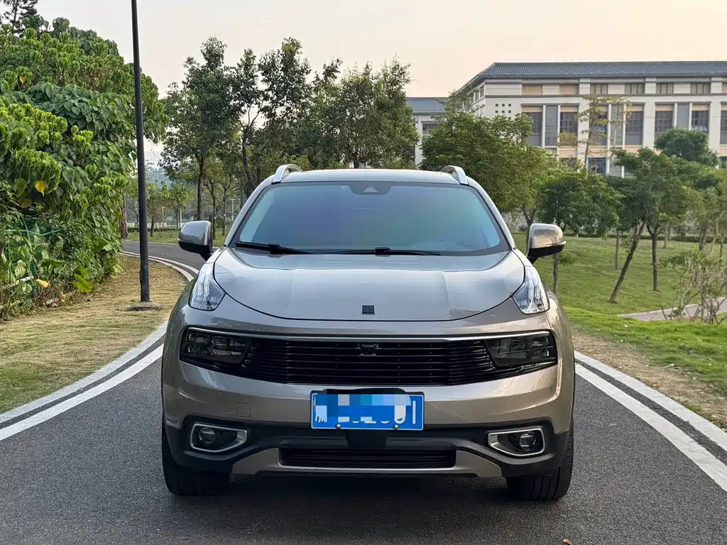 Lynk & Co 01 — миниатюра 2