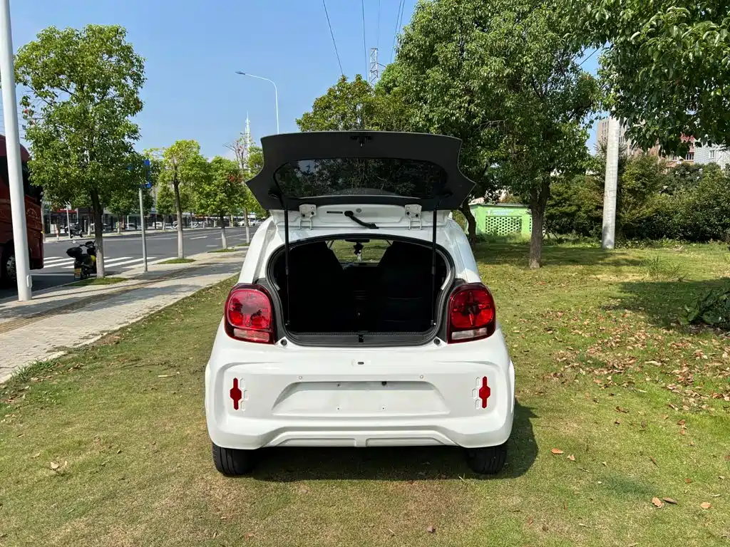 Roewe Clever — миниатюра 11