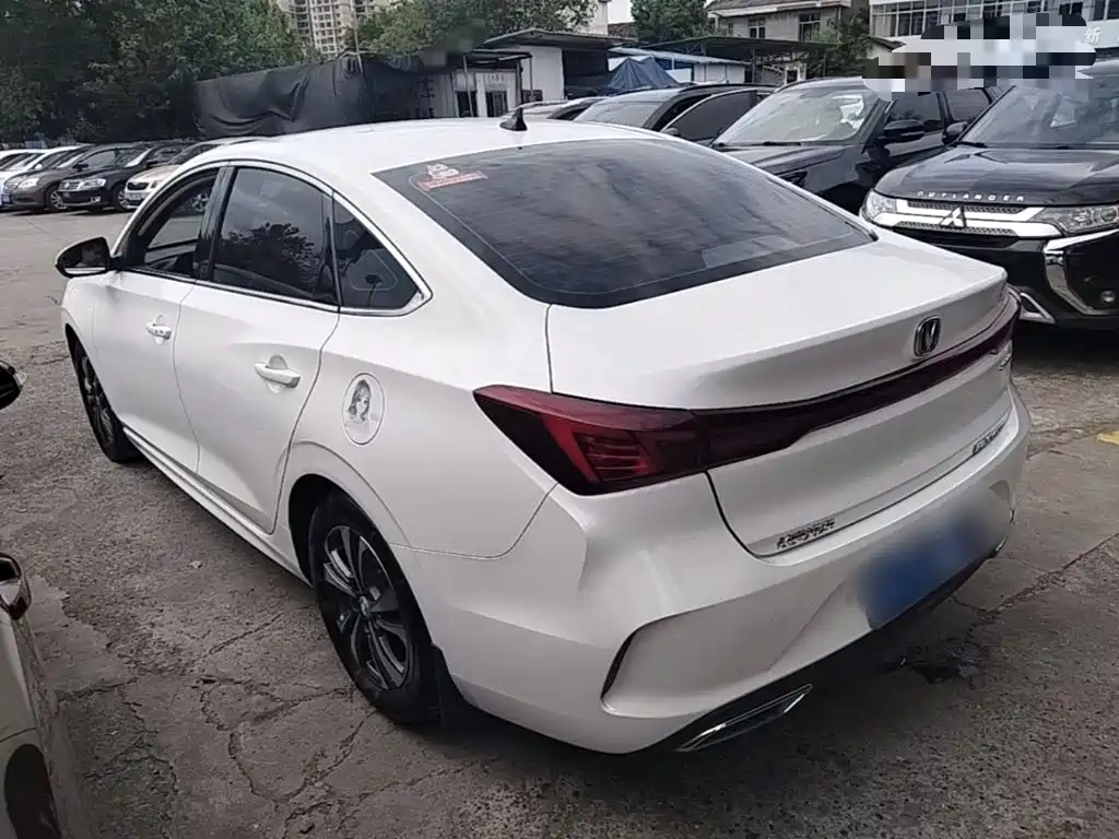 Changan Eado — миниатюра 5