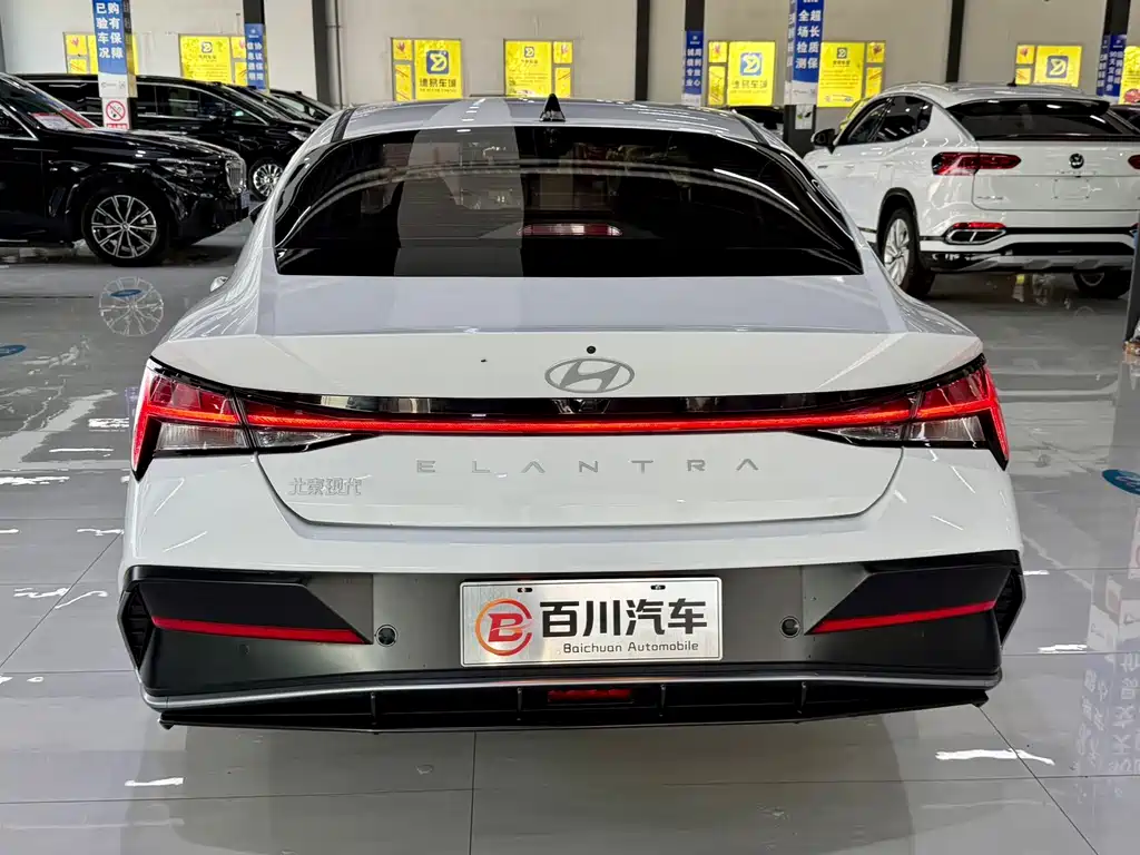 Hyundai Elantra — миниатюра 11