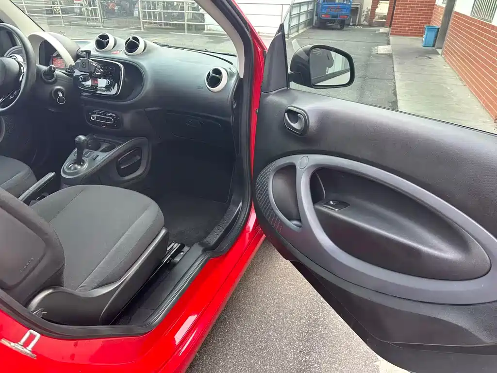 smart Smart Fortwo — миниатюра 17