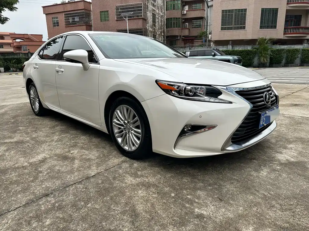 Lexus ES — миниатюра 2