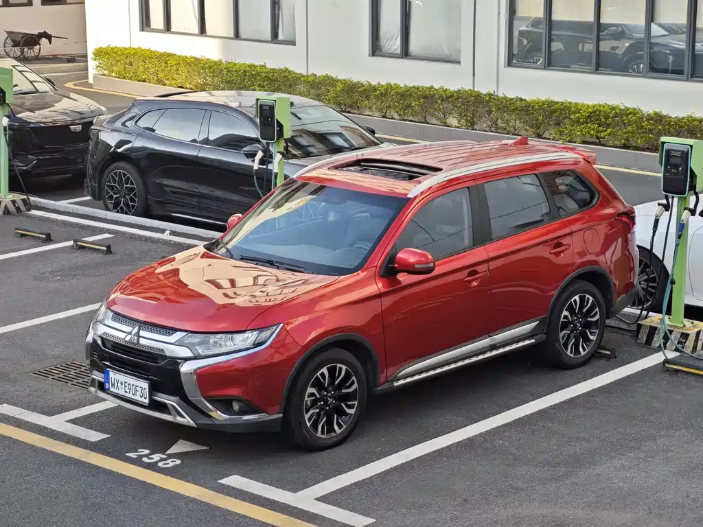 Mitsubishi Outlander 2020