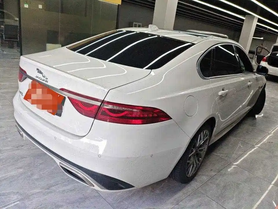Jaguar XFL — миниатюра 4