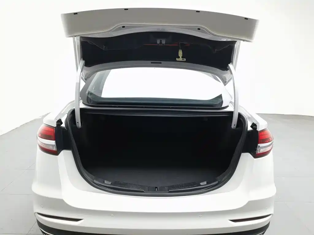 Ford Mondeo — миниатюра 16