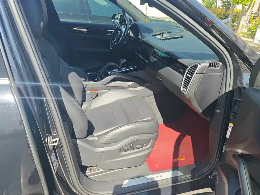 Porsche Cayenne Hybrid — миниатюра 8