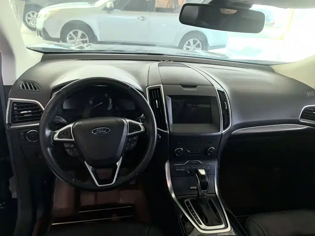 Ford Edge — миниатюра 10