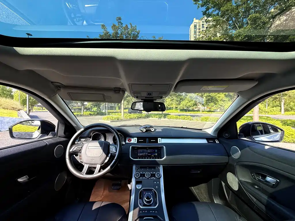 Land Rover Evoque — миниатюра 10
