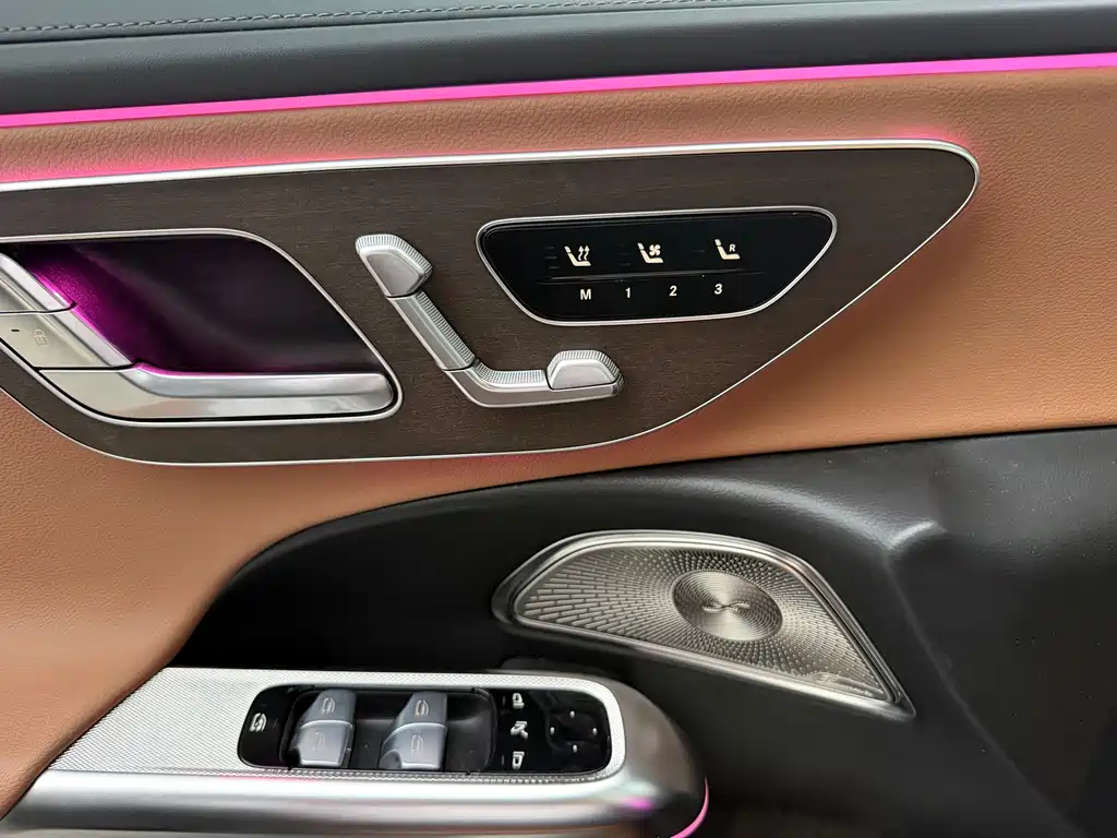 Mercedes-Benz E-Class — миниатюра 14