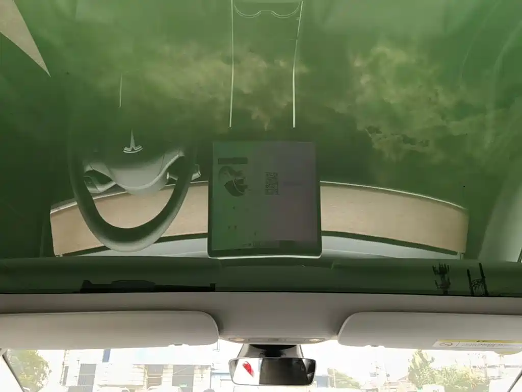 Tesla Model 3 — миниатюра 18