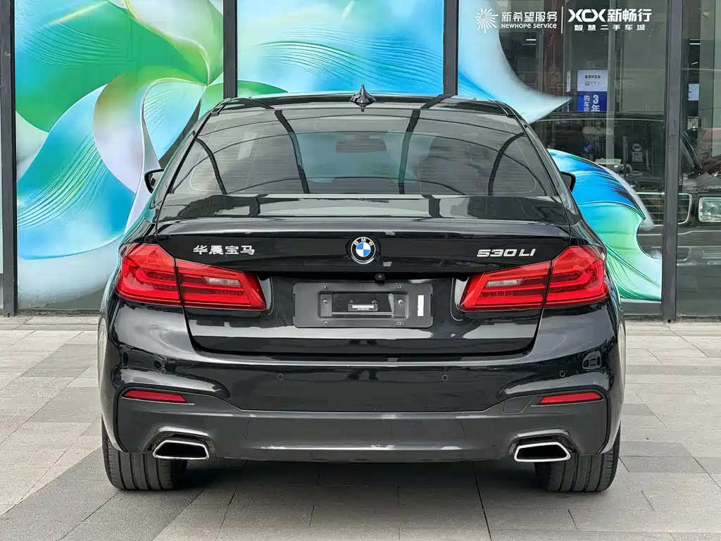 BMW 5 Series — миниатюра 13