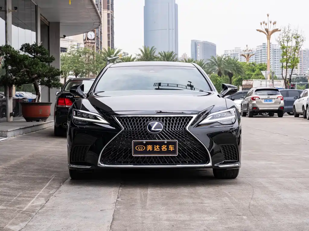 Lexus LS — миниатюра 2