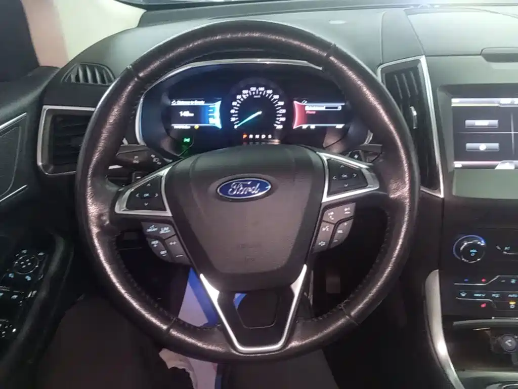 Ford Edge — миниатюра 11