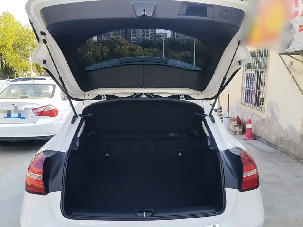 Mercedes-Benz GLA — миниатюра 19