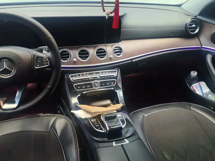 Mercedes-Benz E-Class — миниатюра 13