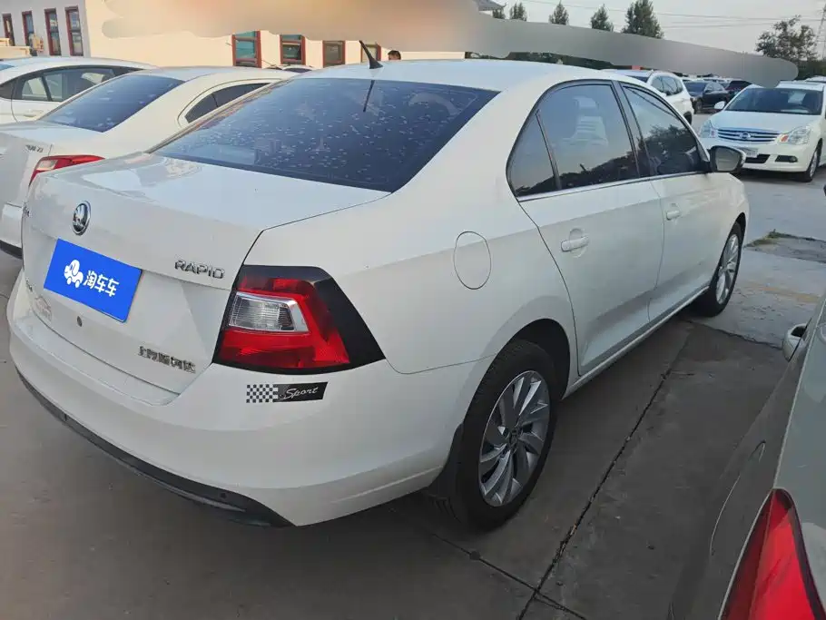 Skoda Rapid — миниатюра 3