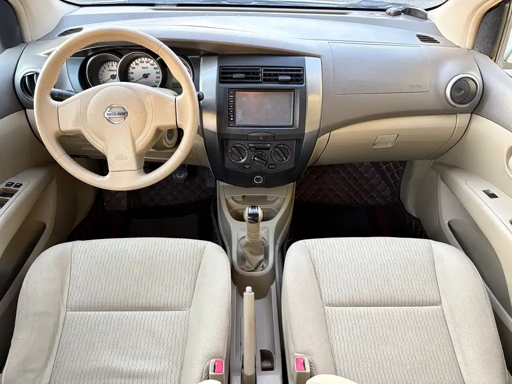 Nissan Livina — миниатюра 8
