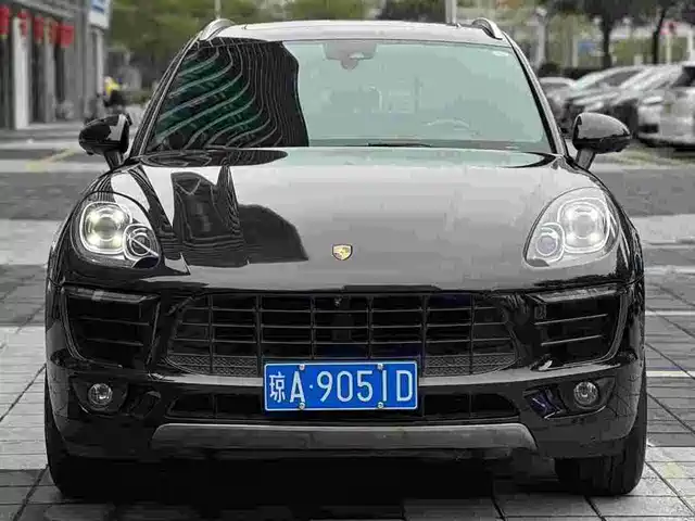 PORSCHE MACAN 2018