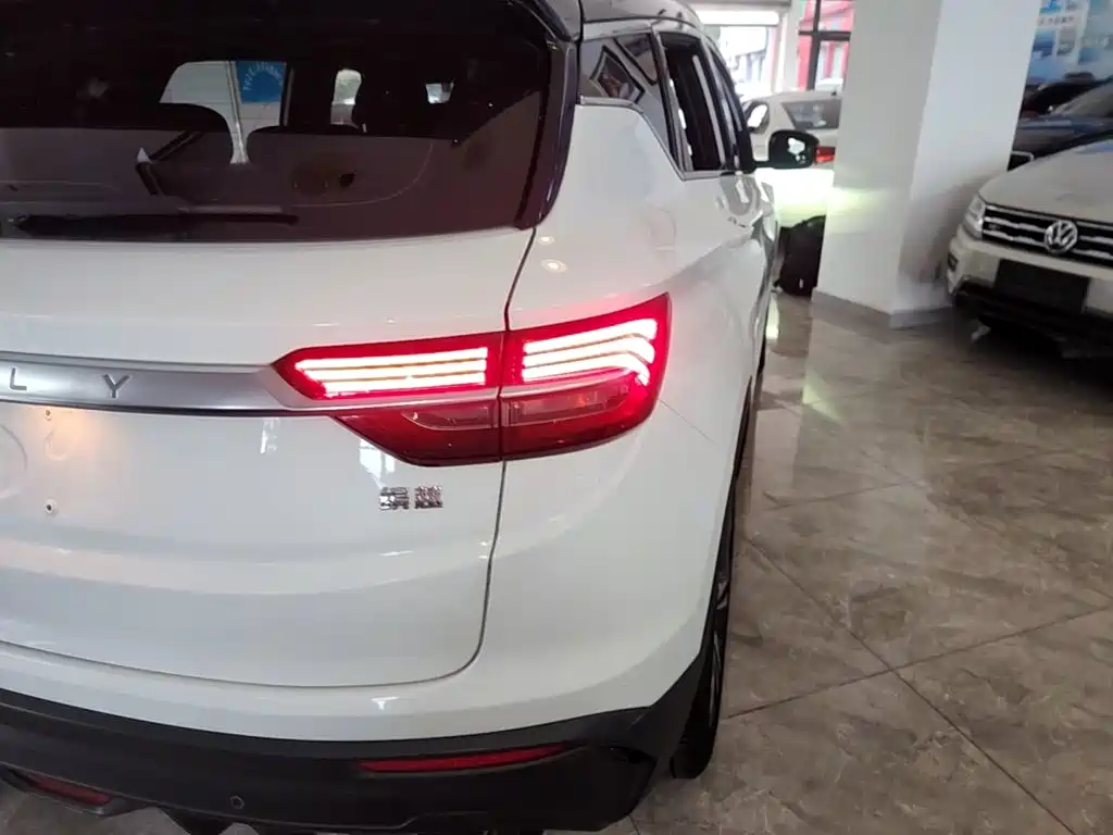 Geely Binyue — миниатюра 8