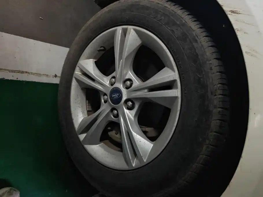 Ford Focus — миниатюра 6