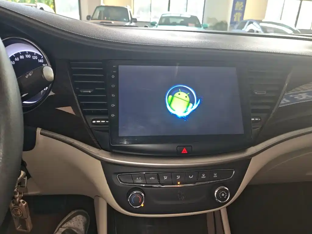 Buick Verano — миниатюра 13