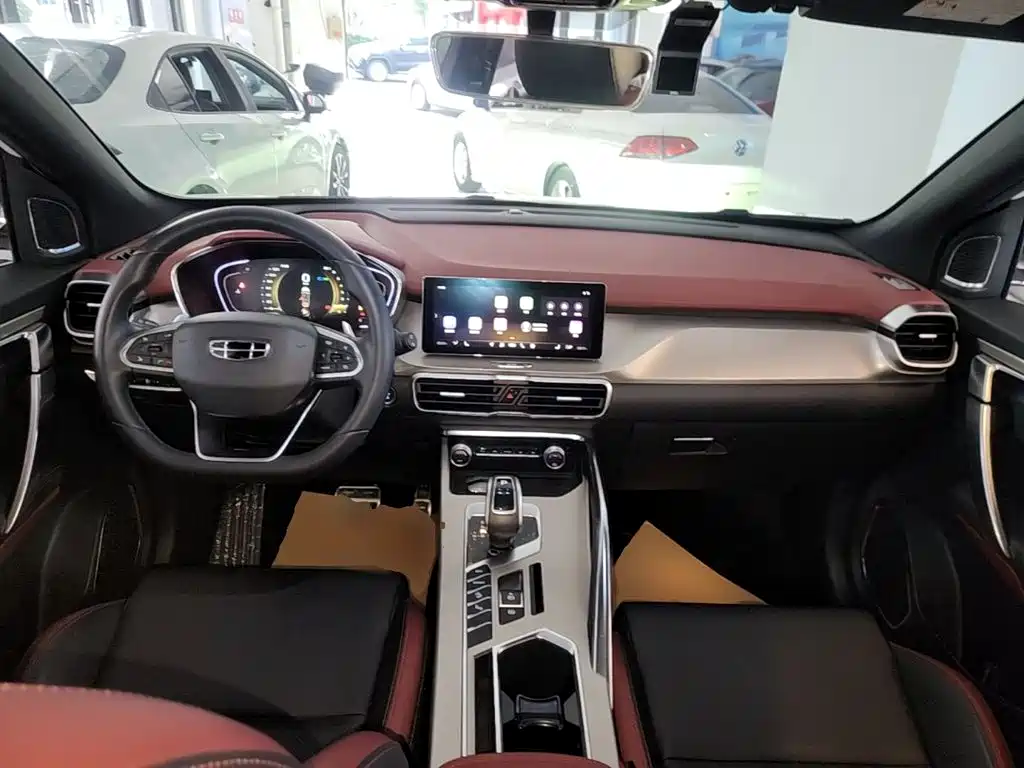 Geely Binyue — миниатюра 10
