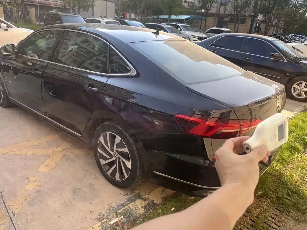 Volkswagen Passat PHEV — миниатюра 9