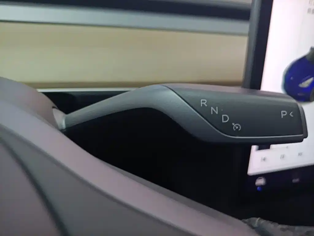 Tesla Model 3 — миниатюра 14