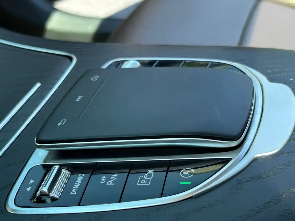 Mercedes-Benz E-Class — миниатюра 10