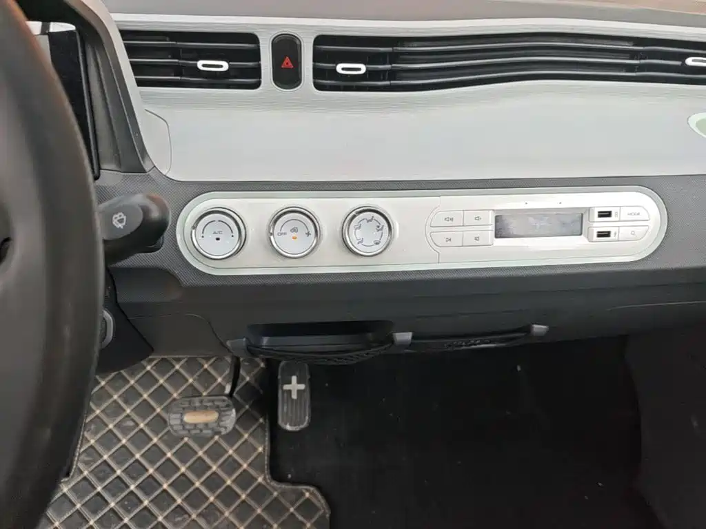 Wuling MINIEV — миниатюра 13