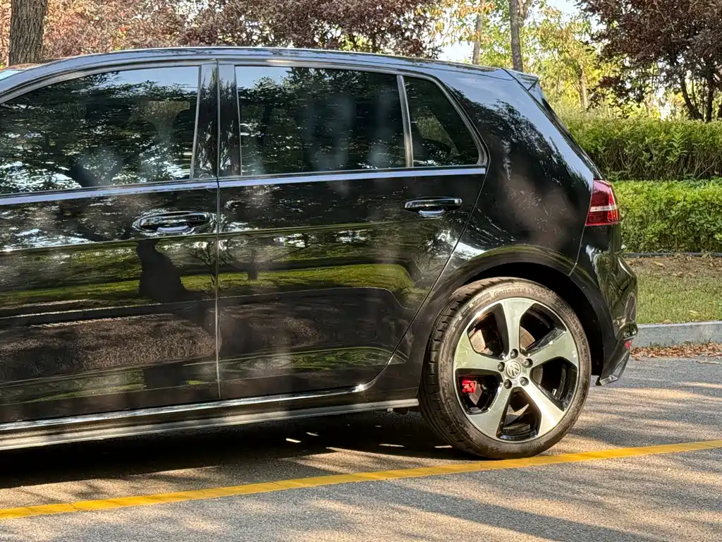 Volkswagen Golf GTI — миниатюра 9
