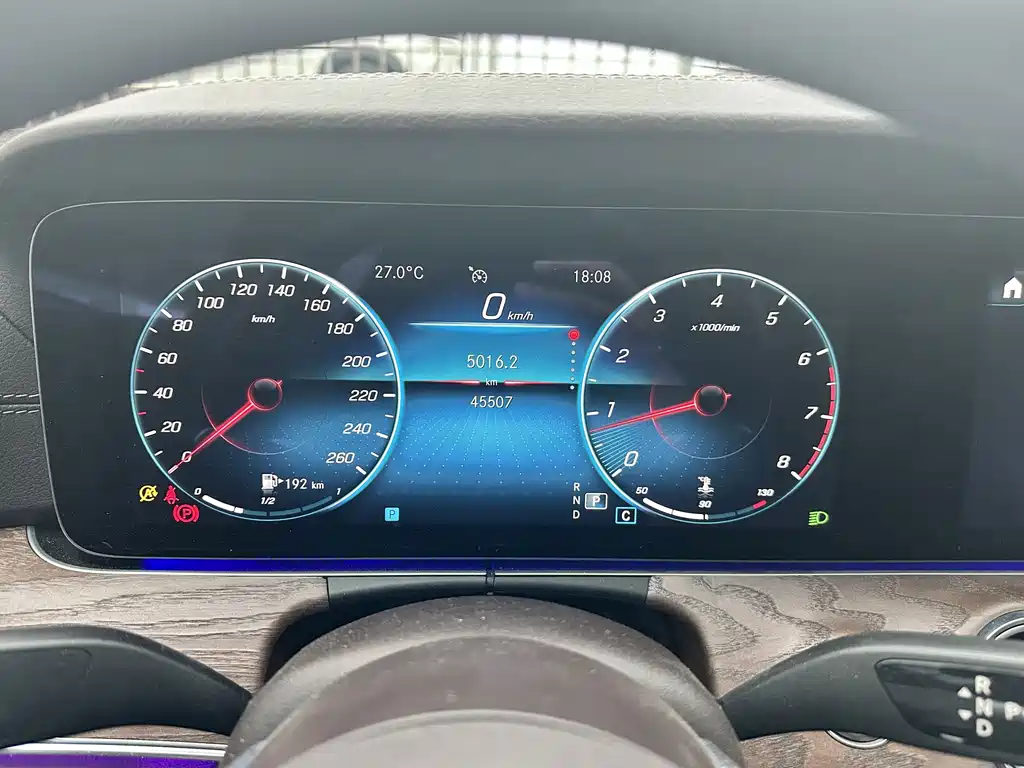 Mercedes-Benz E-Class — миниатюра 13