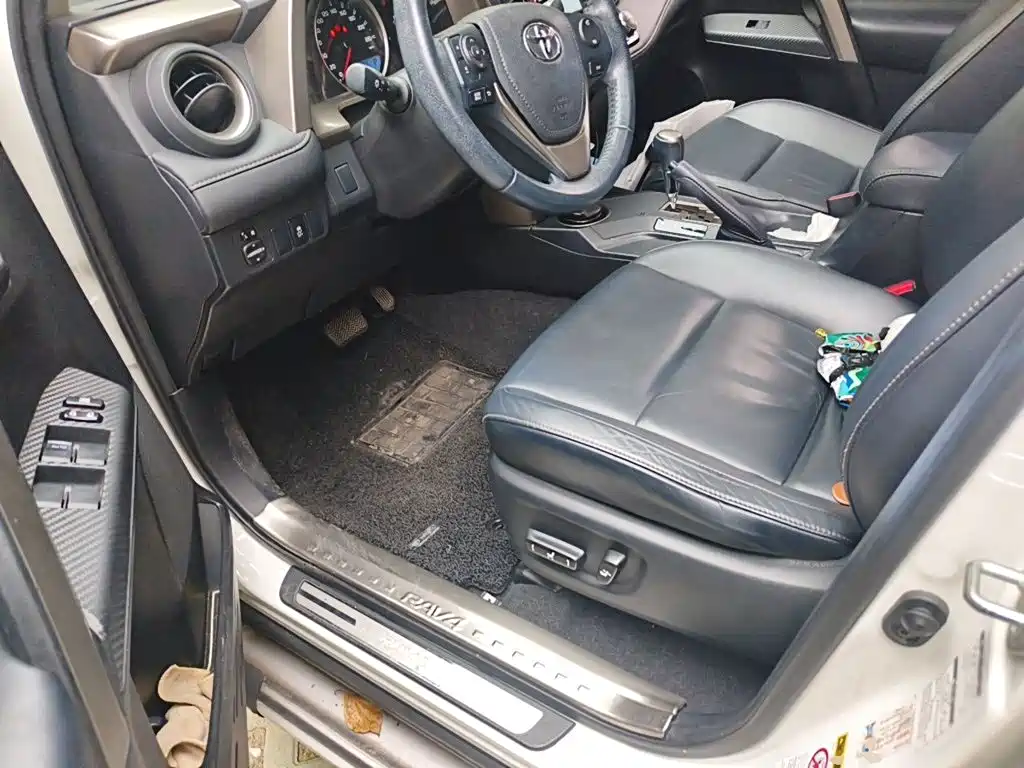 Toyota RAV4 — миниатюра 17