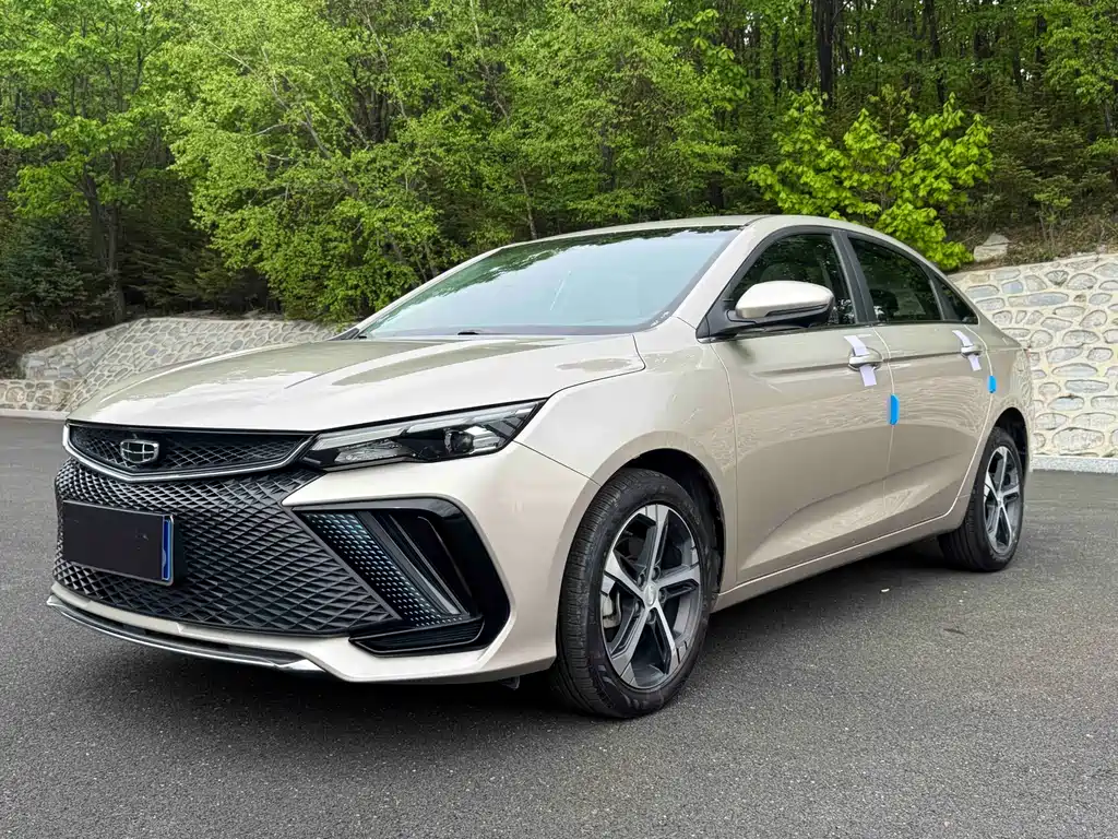 Geely Emgrand 2021