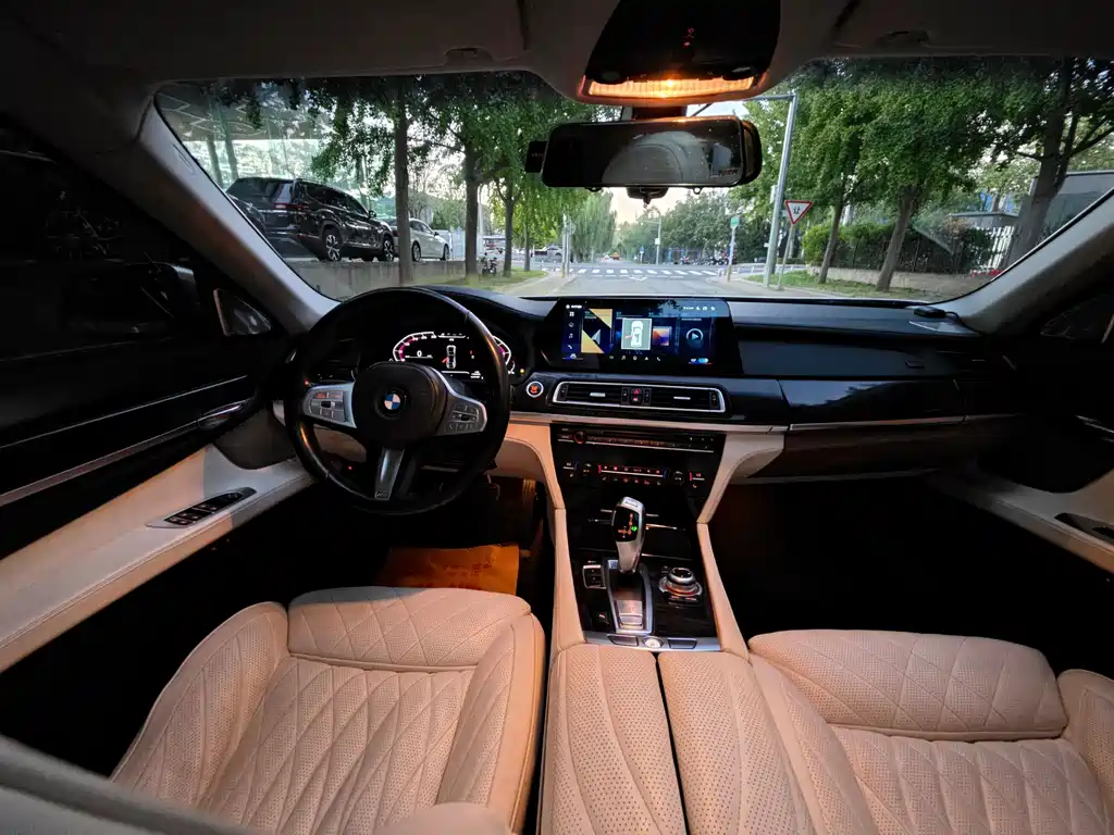 BMW 7 Series — миниатюра 20