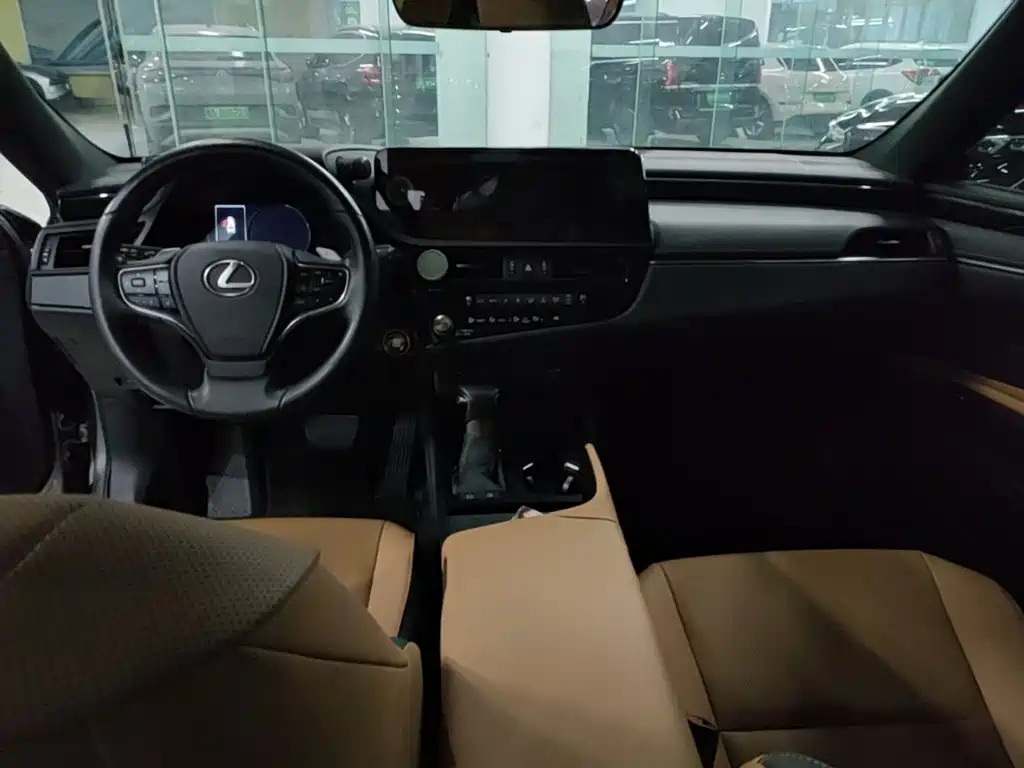 Lexus ES — миниатюра 5
